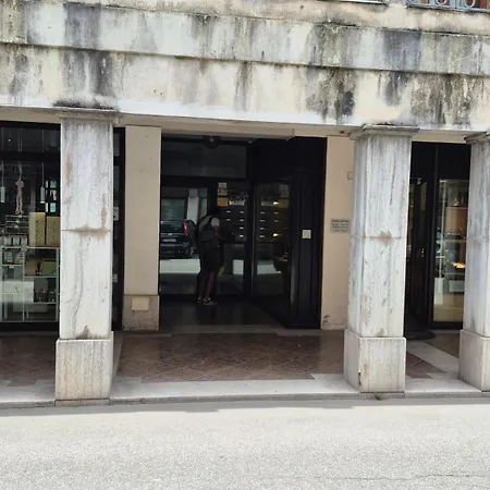 Pieve Center Lovely Flat Con 3 アパート