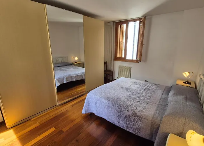 Pieve Center Lovely Flat Con 3 * بييفي دي كادوري